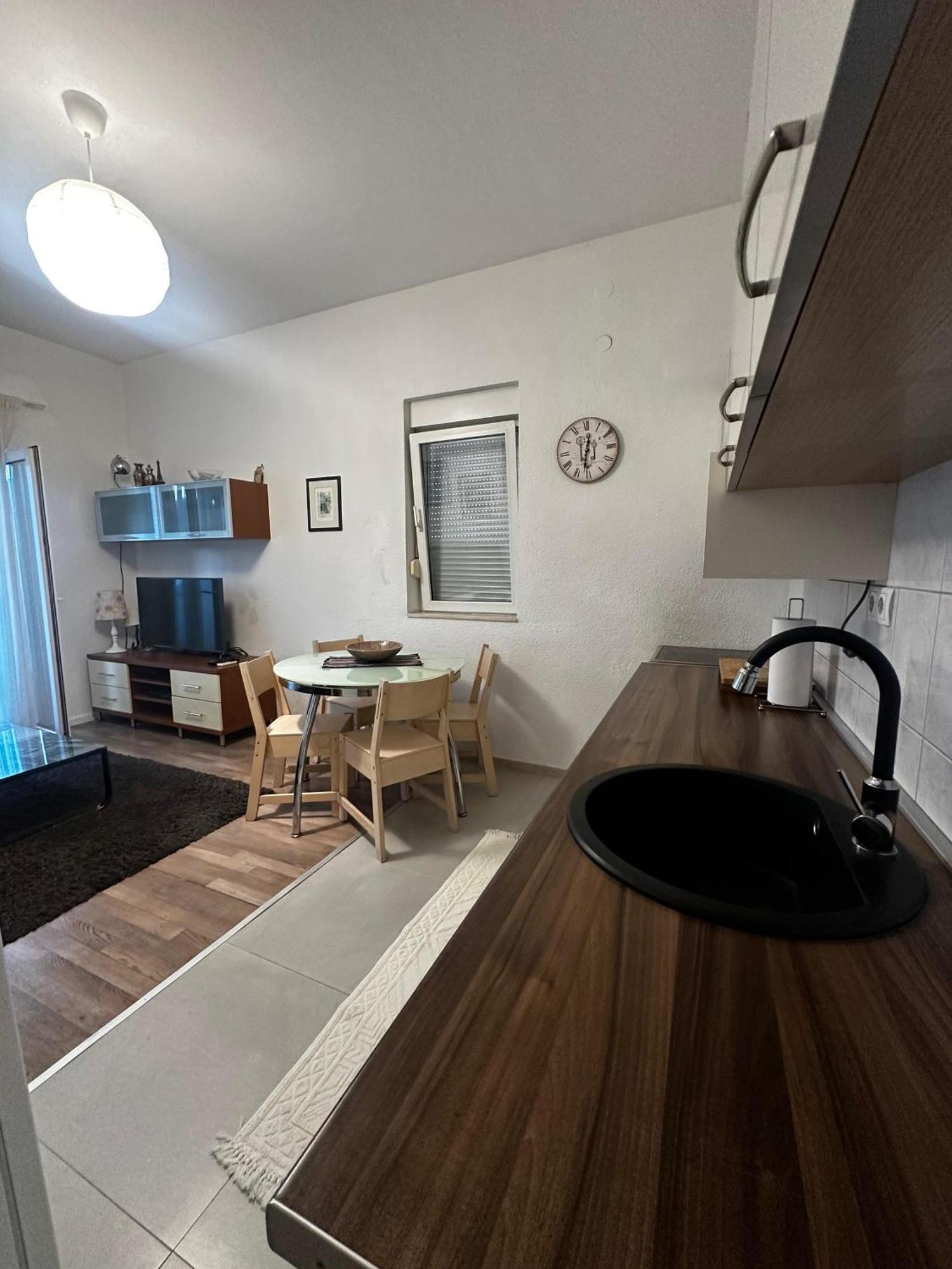 Leona Apartment Trogir Bagian luar foto