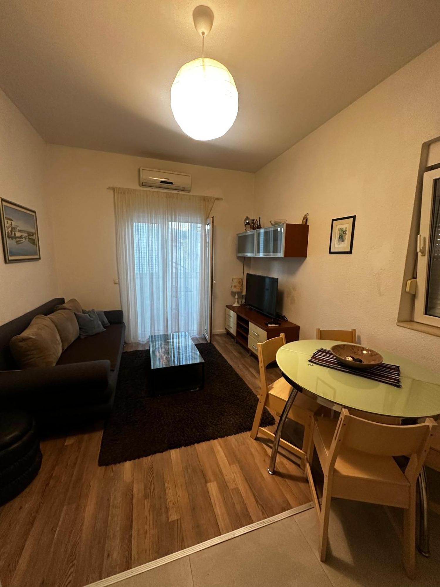 Leona Apartment Trogir Bagian luar foto